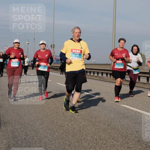 03.10.2025 - Köhlbrandbrückenlauf Fabian Wolf http://msf.ph/oto/9067865 03.10.2025 10:10:39 Position 3 2725, 2726, 2518, 3663, 361 meine-sportfotos.de