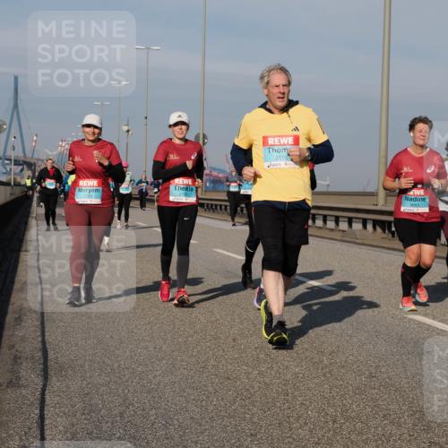 03.10.2025 - Köhlbrandbrückenlauf Fabian Wolf http://msf.ph/oto/9067869 03.10.2025 10:10:39 Position 3 2725, 2518, 3663 meine-sportfotos.de