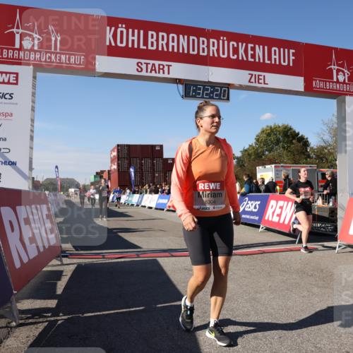03.10.2025 - Köhlbrandbrückenlauf Lena Gebhardt http://msf.ph/oto/9067871 03.10.2025 13:32:20 Ziel 4485, 4578, 4966, 4985, 5238, 5354, 5820, 5921, 5922, 5923, 6287, 6304 meine-sportfotos.de