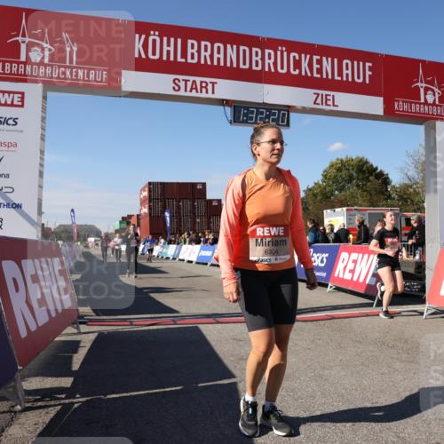 03.10.2025 - Köhlbrandbrückenlauf Lena Gebhardt http://msf.ph/oto/9067876 03.10.2025 13:32:20 Ziel 4485, 4578, 4966, 4985, 5238, 5354, 5820, 5921, 5922, 5923, 6287, 6304 meine-sportfotos.de