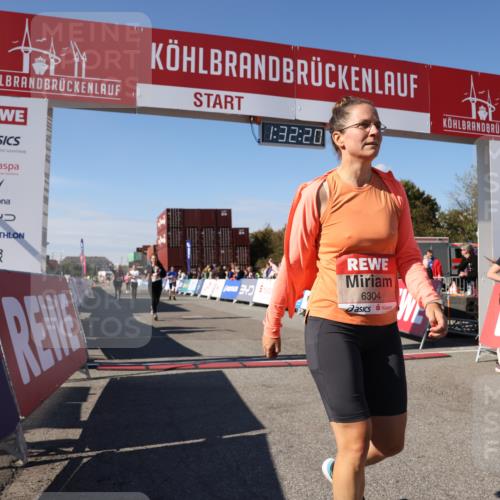 03.10.2025 - Köhlbrandbrückenlauf Lena Gebhardt http://msf.ph/oto/9067881 03.10.2025 13:32:21 Ziel 4485, 4578, 4966, 4985, 5354, 5357, 5820, 5891, 5892, 5923, 6287, 6304 meine-sportfotos.de