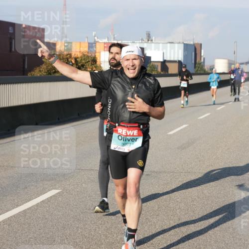 03.10.2025 - Köhlbrandbrückenlauf Jannik Wohlers http://msf.ph/oto/9067897 03.10.2025 09:47:15 Position 3 3091 meine-sportfotos.de