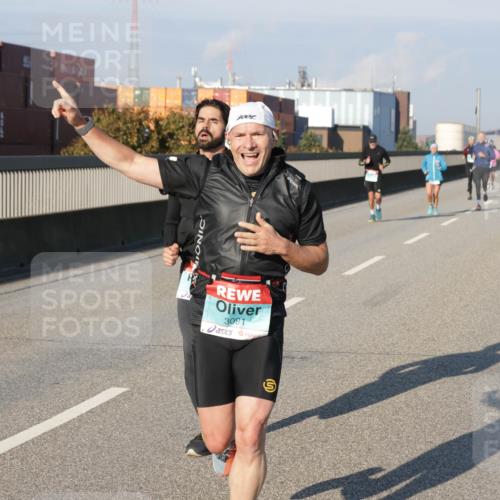 03.10.2025 - Köhlbrandbrückenlauf Jannik Wohlers http://msf.ph/oto/9067902 03.10.2025 09:47:15 Position 3 3091 meine-sportfotos.de