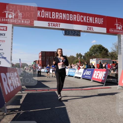 03.10.2025 - Köhlbrandbrückenlauf Lena Gebhardt http://msf.ph/oto/9067904 03.10.2025 13:32:24 Ziel 4485, 4578, 4966, 5354, 5357, 5820, 5891, 5892, 6287, 6304 meine-sportfotos.de
