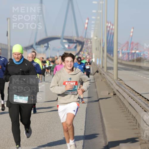 03.10.2025 - Köhlbrandbrückenlauf Jannik Wohlers http://msf.ph/oto/9067915 03.10.2025 09:47:16 Position 3 2940 meine-sportfotos.de