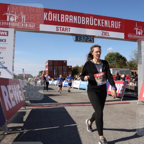 03.10.2025 - Köhlbrandbrückenlauf Lena Gebhardt http://msf.ph/oto/9067919 03.10.2025 13:32:25 Ziel 4485, 4578, 4966, 5354, 5357, 5891, 5892, 6141, 6287, 6304 meine-sportfotos.de