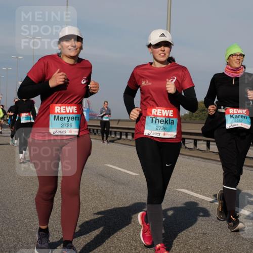 03.10.2025 - Köhlbrandbrückenlauf Fabian Wolf http://msf.ph/oto/9067920 03.10.2025 10:10:41 Position 3 2725, 2726, 2267, 2727 meine-sportfotos.de