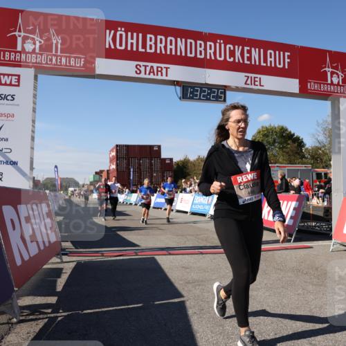 03.10.2025 - Köhlbrandbrückenlauf Lena Gebhardt http://msf.ph/oto/9067923 03.10.2025 13:32:25 Ziel 4485, 4578, 4966, 5354, 5357, 5891, 5892, 6141, 6287, 6304 meine-sportfotos.de