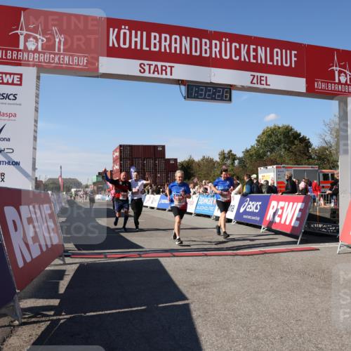 03.10.2025 - Köhlbrandbrückenlauf Lena Gebhardt http://msf.ph/oto/9067933 03.10.2025 13:32:27 Ziel 4485, 4578, 4966, 5286, 5357, 5891, 5892, 6141, 6304 meine-sportfotos.de