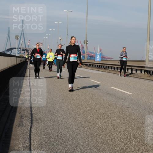 03.10.2025 - Köhlbrandbrückenlauf Fabian Wolf http://msf.ph/oto/9067936 03.10.2025 10:10:43 Position 3 2149, 3 meine-sportfotos.de