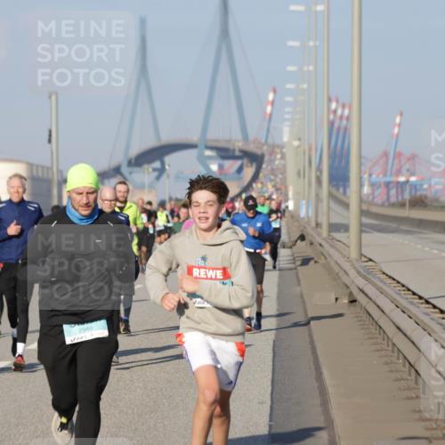 03.10.2025 - Köhlbrandbrückenlauf Jannik Wohlers http://msf.ph/oto/9067938 03.10.2025 09:47:17 Position 3 2940 meine-sportfotos.de