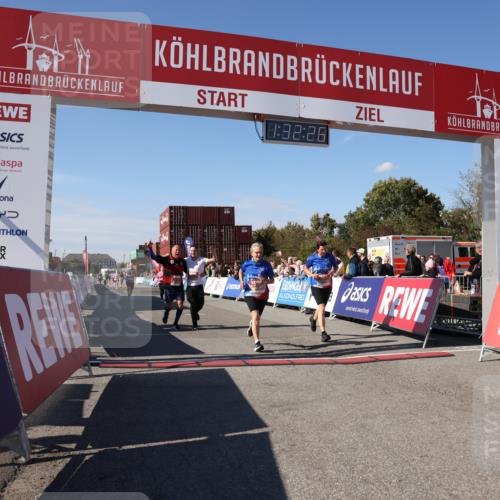03.10.2025 - Köhlbrandbrückenlauf Lena Gebhardt http://msf.ph/oto/9067939 03.10.2025 13:32:27 Ziel 4485, 4578, 4966, 5286, 5357, 5891, 5892, 6141, 6304 meine-sportfotos.de
