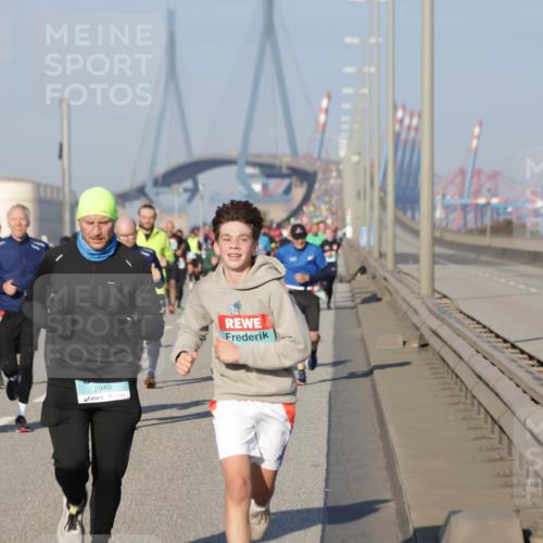 03.10.2025 - Köhlbrandbrückenlauf Jannik Wohlers http://msf.ph/oto/9067943 03.10.2025 09:47:17 Position 3 2940 meine-sportfotos.de