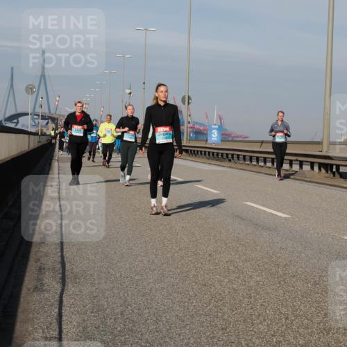03.10.2025 - Köhlbrandbrückenlauf Fabian Wolf http://msf.ph/oto/9067945 03.10.2025 10:10:43 Position 3 2149 meine-sportfotos.de