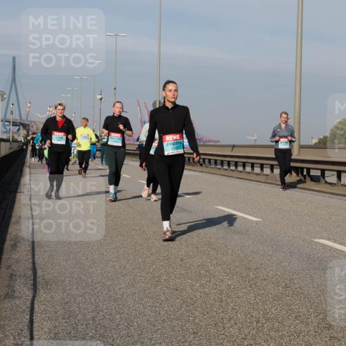 03.10.2025 - Köhlbrandbrückenlauf Fabian Wolf http://msf.ph/oto/9067962 03.10.2025 10:10:45 Position 3 2386, 2149 meine-sportfotos.de