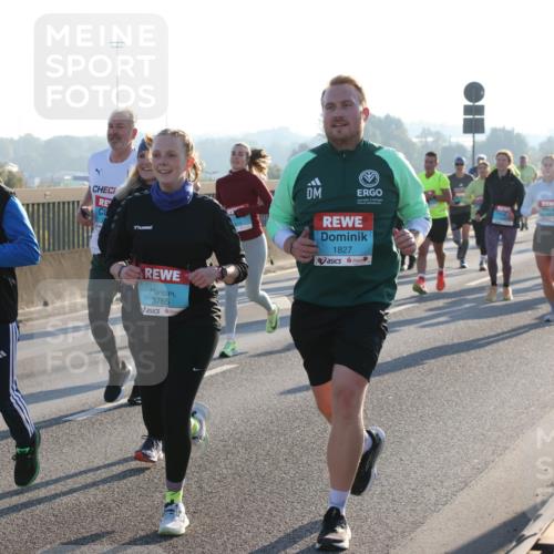 03.10.2025 - Köhlbrandbrückenlauf Lena Gebhardt http://msf.ph/oto/9067963 03.10.2025 09:24:04 Position 1 2215, 3765, 1827 meine-sportfotos.de