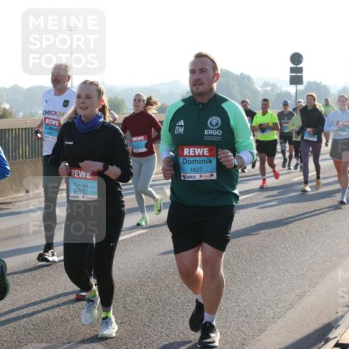 03.10.2025 - Köhlbrandbrückenlauf Lena Gebhardt http://msf.ph/oto/9067970 03.10.2025 09:24:05 Position 1 2834, 24, 2837, 2215, 3765, 1827 meine-sportfotos.de