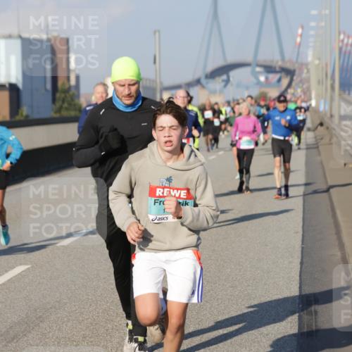 03.10.2025 - Köhlbrandbrückenlauf Jannik Wohlers http://msf.ph/oto/9067974 03.10.2025 09:47:18 Position 3  meine-sportfotos.de