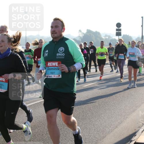 03.10.2025 - Köhlbrandbrückenlauf Lena Gebhardt http://msf.ph/oto/9067976 03.10.2025 09:24:05 Position 1 3765, 1827 meine-sportfotos.de