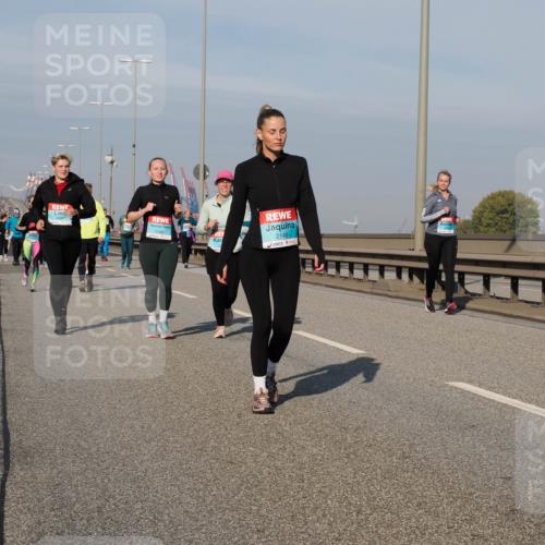 03.10.2025 - Köhlbrandbrückenlauf Fabian Wolf http://msf.ph/oto/9067991 03.10.2025 10:10:46 Position 3 3324, 2149 meine-sportfotos.de