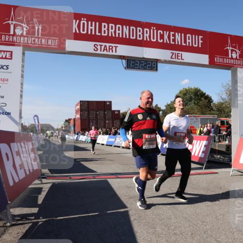 03.10.2025 - Köhlbrandbrückenlauf Lena Gebhardt http://msf.ph/oto/9067994 03.10.2025 13:32:29 Ziel 4485, 4578, 4966, 5286, 5357, 5876, 5891, 5892, 6141 meine-sportfotos.de