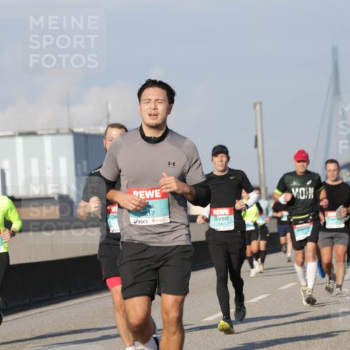 03.10.2025 - Köhlbrandbrückenlauf Jannik Wohlers http://msf.ph/oto/9067998 03.10.2025 09:47:31 Position 3 3817, 1110, 1043, 3568 meine-sportfotos.de