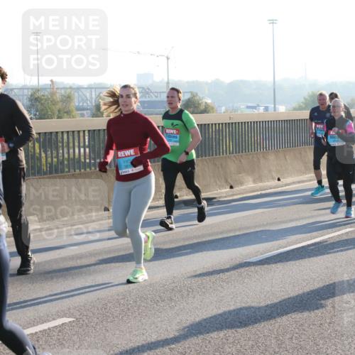 03.10.2025 - Köhlbrandbrückenlauf Lena Gebhardt http://msf.ph/oto/9068014 03.10.2025 09:24:06 Position 1 381 meine-sportfotos.de