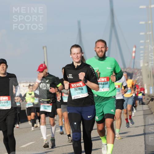 03.10.2025 - Köhlbrandbrückenlauf Jannik Wohlers http://msf.ph/oto/9068035 03.10.2025 09:47:33 Position 3 1043, 3041, 3568, 10 meine-sportfotos.de