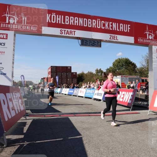 03.10.2025 - Köhlbrandbrückenlauf Lena Gebhardt http://msf.ph/oto/9068039 03.10.2025 13:32:32 Ziel 4485, 4966, 5226, 5255, 5286, 5357, 5442, 5876, 5891, 5892, 6141 meine-sportfotos.de