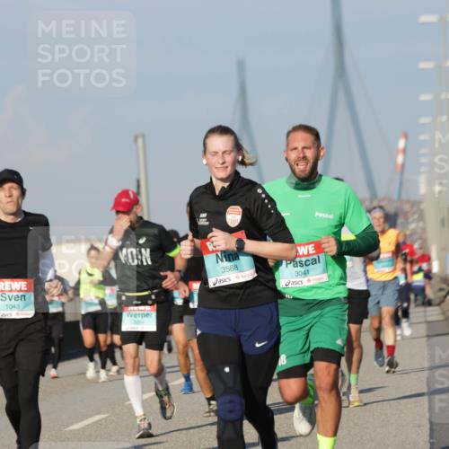 03.10.2025 - Köhlbrandbrückenlauf Jannik Wohlers http://msf.ph/oto/9068040 03.10.2025 09:47:33 Position 3 1043, 3568, 3041 meine-sportfotos.de