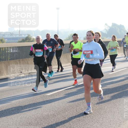 03.10.2025 - Köhlbrandbrückenlauf Lena Gebhardt http://msf.ph/oto/9068050 03.10.2025 09:24:07 Position 1 2789 meine-sportfotos.de