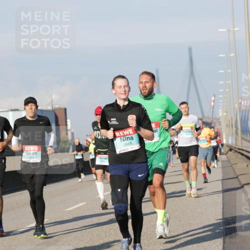 03.10.2025 - Köhlbrandbrückenlauf Jannik Wohlers http://msf.ph/oto/9068067 03.10.2025 09:47:34 Position 3 1194, 1043, 3568 meine-sportfotos.de