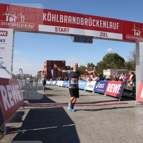 03.10.2025 - Köhlbrandbrückenlauf Lena Gebhardt http://msf.ph/oto/9068068 03.10.2025 13:32:35 Ziel 4966, 5226, 5255, 5286, 5357, 5442, 5876, 5891, 5892, 6141 meine-sportfotos.de