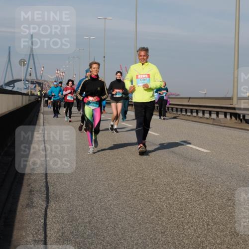 03.10.2025 - Köhlbrandbrückenlauf Fabian Wolf http://msf.ph/oto/9068084 03.10.2025 10:10:52 Position 3 2419, 2412 meine-sportfotos.de
