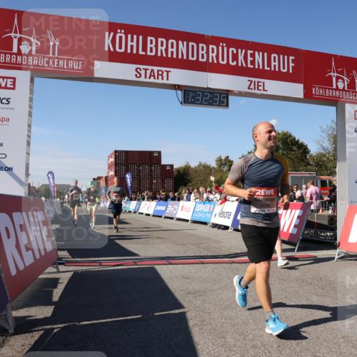 03.10.2025 - Köhlbrandbrückenlauf Lena Gebhardt http://msf.ph/oto/9068086 03.10.2025 13:32:35 Ziel 4966, 5226, 5255, 5286, 5357, 5442, 5876, 5891, 5892, 6141 meine-sportfotos.de