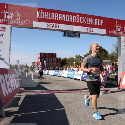 03.10.2025 - Köhlbrandbrückenlauf Lena Gebhardt http://msf.ph/oto/9068090 03.10.2025 13:32:35 Ziel 4966, 5226, 5255, 5286, 5357, 5442, 5876, 5891, 5892, 6141 meine-sportfotos.de