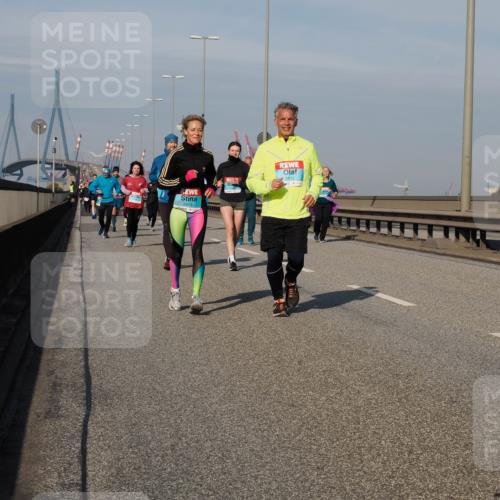 03.10.2025 - Köhlbrandbrückenlauf Fabian Wolf http://msf.ph/oto/9068091 03.10.2025 10:10:52 Position 3 2419, 2412 meine-sportfotos.de