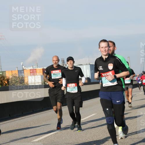 03.10.2025 - Köhlbrandbrückenlauf Jannik Wohlers http://msf.ph/oto/9068098 03.10.2025 09:47:35 Position 3 1110, 1194, 1043, 35 meine-sportfotos.de