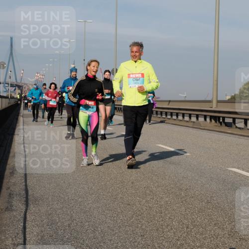 03.10.2025 - Köhlbrandbrückenlauf Fabian Wolf http://msf.ph/oto/9068107 03.10.2025 10:10:53 Position 3 419, 2412 meine-sportfotos.de