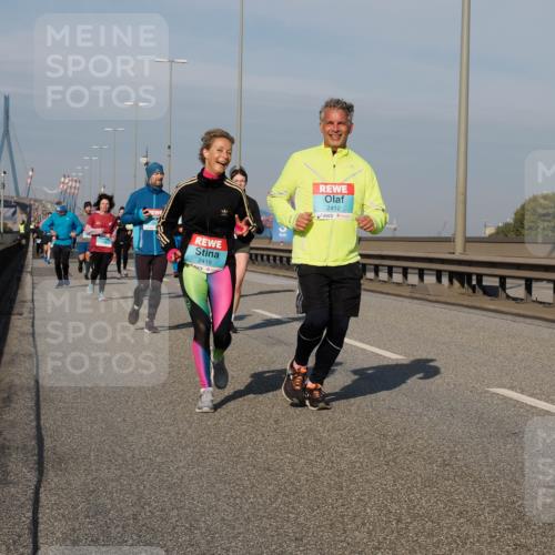 03.10.2025 - Köhlbrandbrückenlauf Fabian Wolf http://msf.ph/oto/9068122 03.10.2025 10:10:54 Position 3 2419, 2412 meine-sportfotos.de