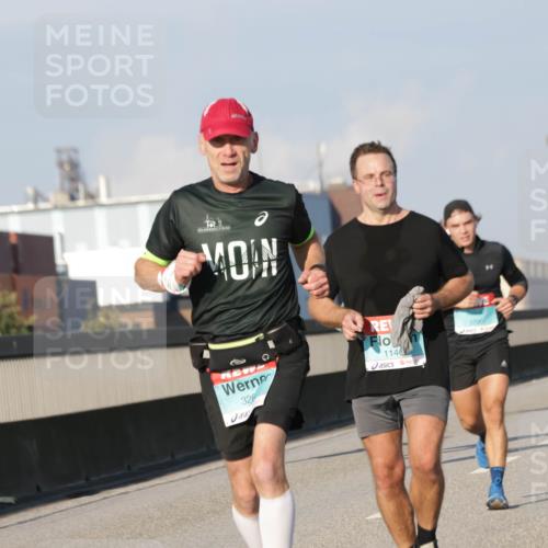 03.10.2025 - Köhlbrandbrückenlauf Jannik Wohlers http://msf.ph/oto/9068125 03.10.2025 09:47:37 Position 3 326, 114, 3790, 1226 meine-sportfotos.de