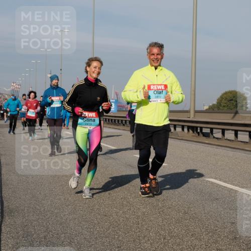03.10.2025 - Köhlbrandbrückenlauf Fabian Wolf http://msf.ph/oto/9068132 03.10.2025 10:10:54 Position 3 2419, 2412 meine-sportfotos.de