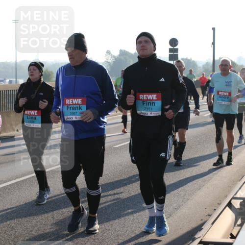 03.10.2025 - Köhlbrandbrückenlauf Lena Gebhardt http://msf.ph/oto/9068139 03.10.2025 09:24:10 Position 1 1629, 2234, 1967, 2151, 30, 00 meine-sportfotos.de