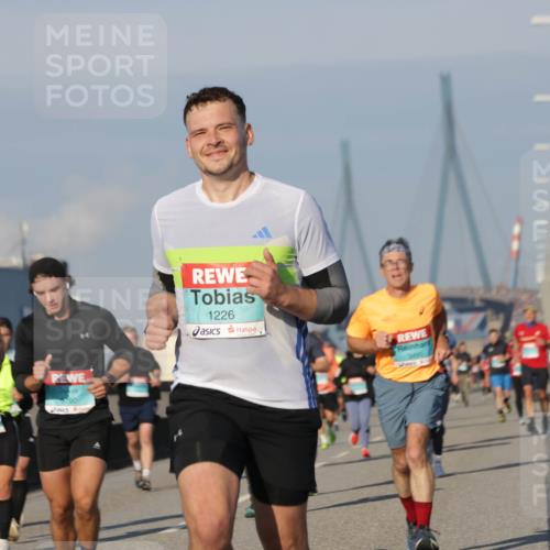 03.10.2025 - Köhlbrandbrückenlauf Jannik Wohlers http://msf.ph/oto/9068151 03.10.2025 09:47:38 Position 3 1146, 1226 meine-sportfotos.de