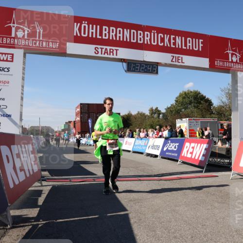 03.10.2025 - Köhlbrandbrückenlauf Lena Gebhardt http://msf.ph/oto/9068159 03.10.2025 13:32:44 Ziel 5226, 5255, 5442, 5477, 5478, 5876, 6147, 6148, 6360, 6513 meine-sportfotos.de
