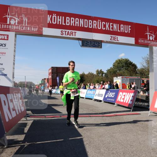 03.10.2025 - Köhlbrandbrückenlauf Lena Gebhardt http://msf.ph/oto/9068163 03.10.2025 13:32:44 Ziel 5226, 5255, 5442, 5477, 5478, 5876, 6147, 6148, 6360, 6513 meine-sportfotos.de