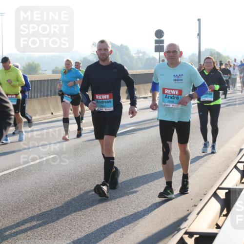 03.10.2025 - Köhlbrandbrückenlauf Lena Gebhardt http://msf.ph/oto/9068183 03.10.2025 09:24:12 Position 1 2847, 2848, 1991 meine-sportfotos.de