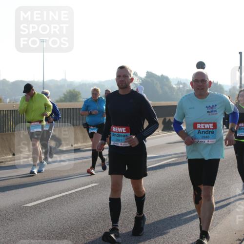03.10.2025 - Köhlbrandbrückenlauf Lena Gebhardt http://msf.ph/oto/9068190 03.10.2025 09:24:12 Position 1 2847, 2848, 1991 meine-sportfotos.de