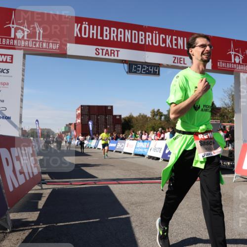 03.10.2025 - Köhlbrandbrückenlauf Lena Gebhardt http://msf.ph/oto/9068191 03.10.2025 13:32:45 Ziel 5133, 5226, 5255, 5442, 5446, 5477, 5478, 6147, 6148, 6360, 6513 meine-sportfotos.de