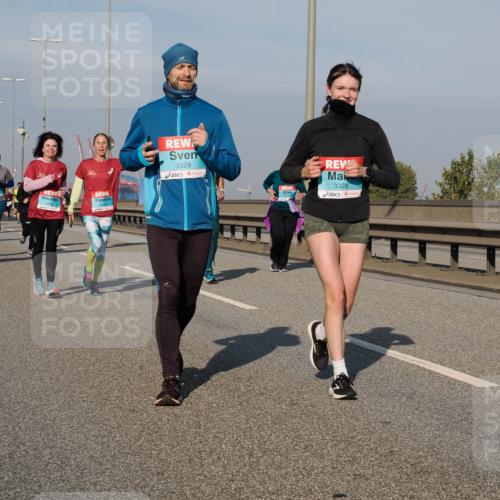 03.10.2025 - Köhlbrandbrückenlauf Fabian Wolf http://msf.ph/oto/9068198 03.10.2025 10:10:58 Position 3 3329, 2554, 3328 meine-sportfotos.de